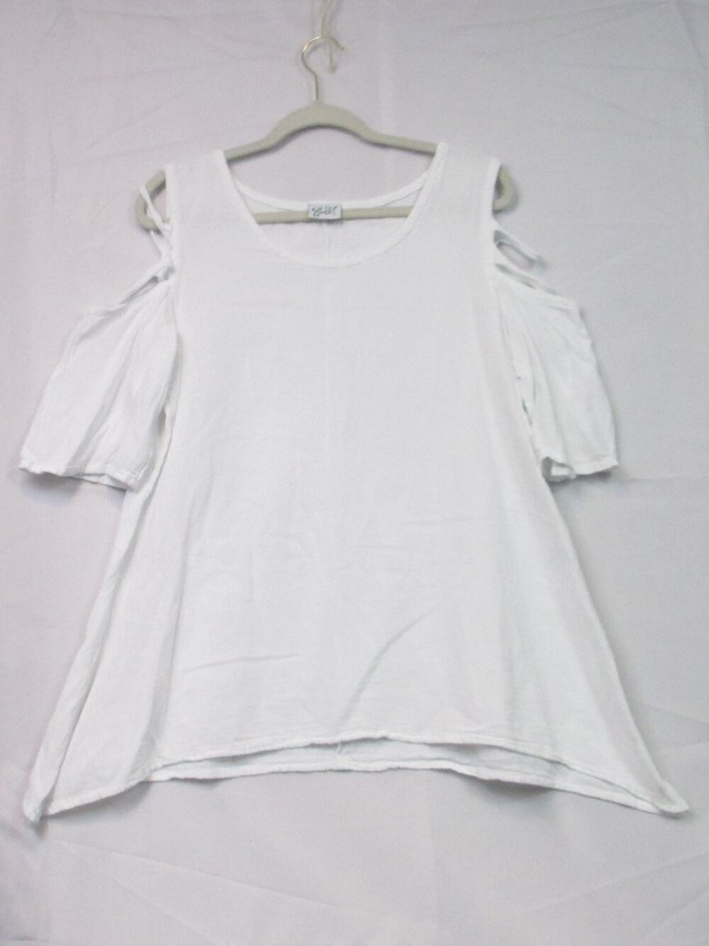 Oh My Gauze! Women's Size 2 White Cotton Cold Shoulder Top